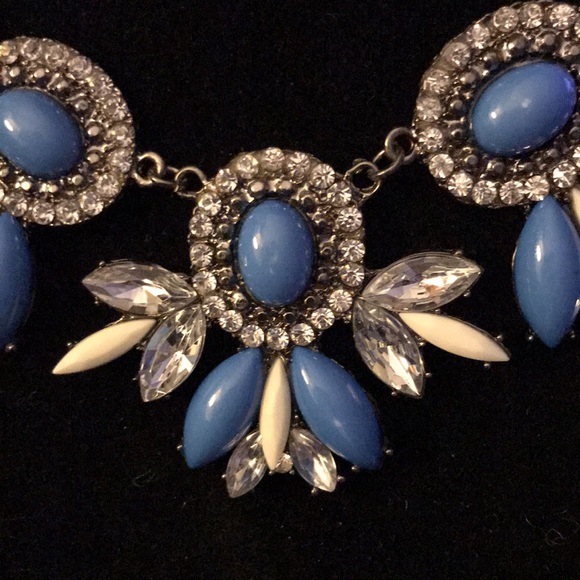 Silver tone rhinestone & blue stone necklace - Picture 2 of 4